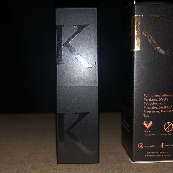 Karmela Cosmetics Silk Matte Lipstick-Enchanted. Dewy, Berry, Spicy, Sexy, Juicy - Picture 6 of 8